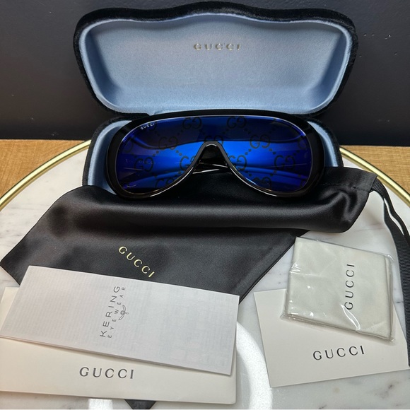 New! Authentic Gucci Shield Sunglasses - Picture 12 of 13